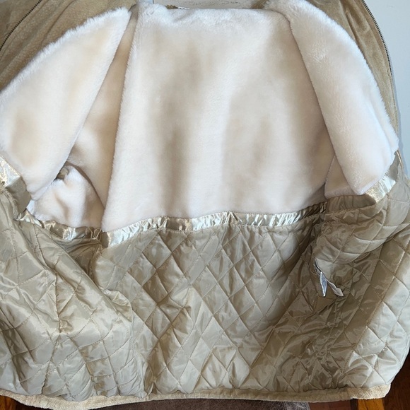 EUC Women's COLEBROOK & CO. Leather Cowhide Coat. Heavy duty - Picture 7 of 7